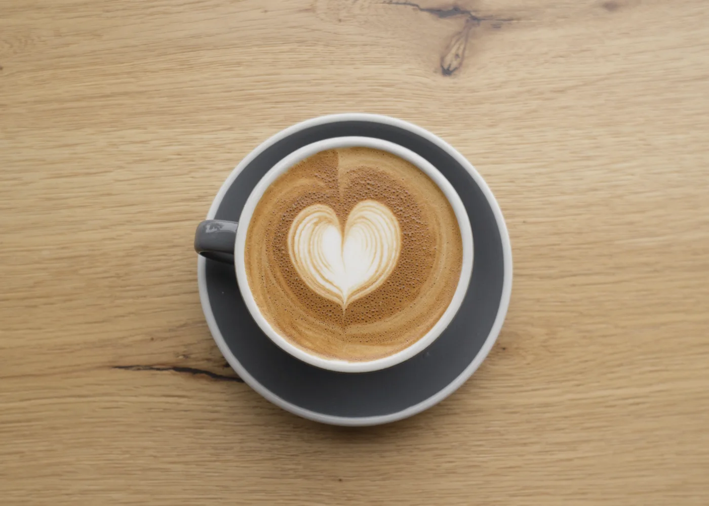 Underground Coffee Roasters barista tips on latte art — the heart latte art